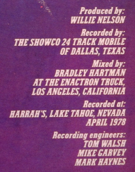 Willie Nelson - Willie And Family Live